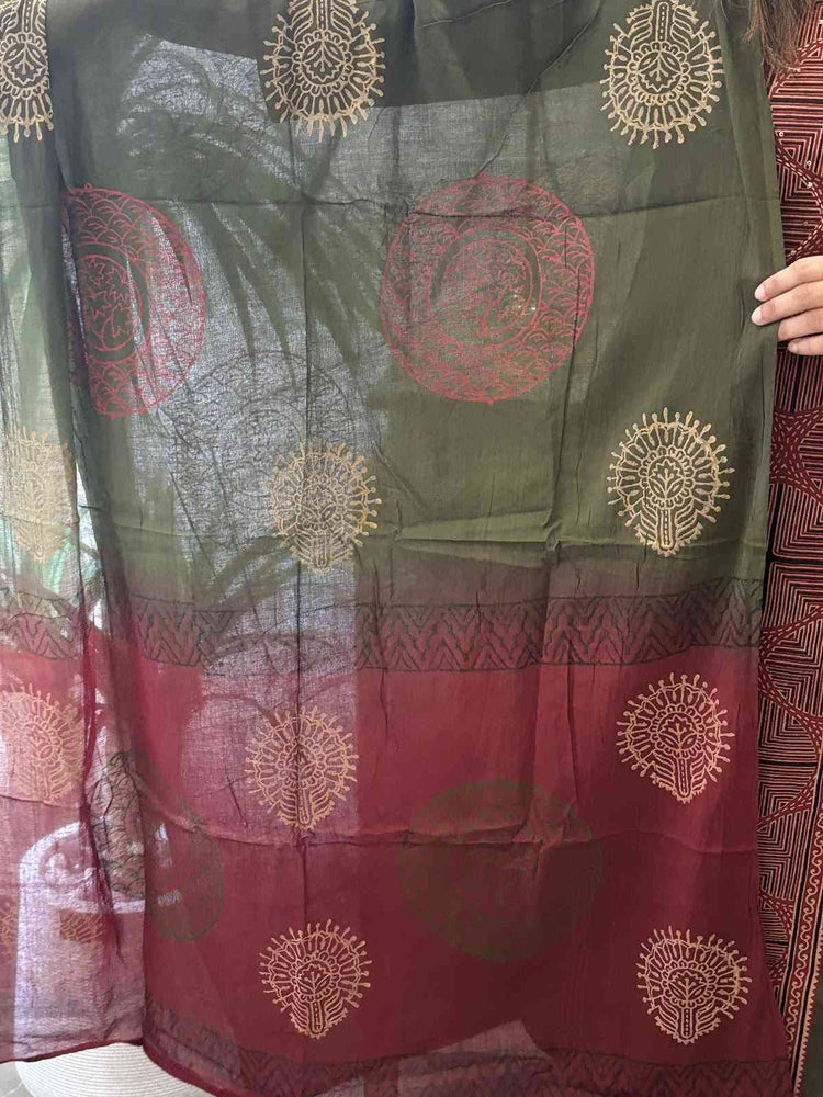 cambric-cotton-a-line-katha-mirror-work-suit-set-mehendi-green-4