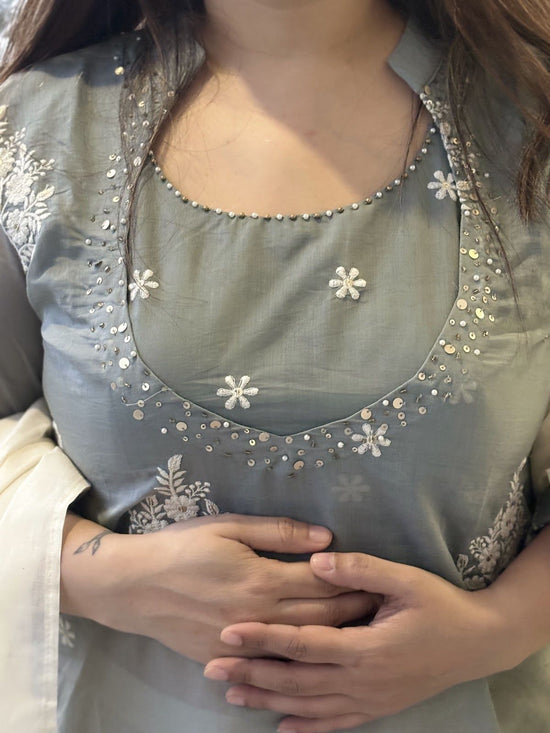 chanderi-cotton-embroidered-kurta-with-padded-embroidered-bustier-paired-with-kora-cotton-hand-block-print-flaired-palazzo-hand-block-print-dupatta-grey-2