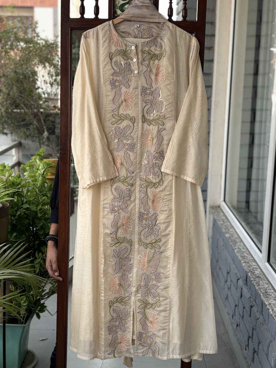 chanderi-embroidered-suit-set-with-gathers-paired-with-printed-chanderi-dupatta-ivory-1