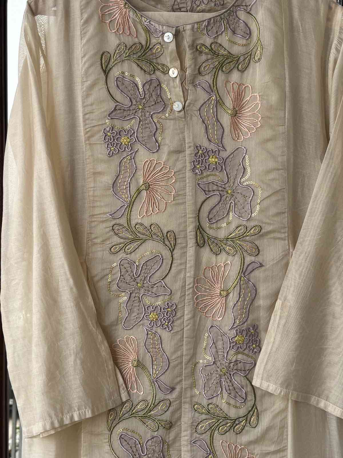 chanderi-embroidered-suit-set-with-gathers-paired-with-printed-chanderi-dupatta-ivory-2