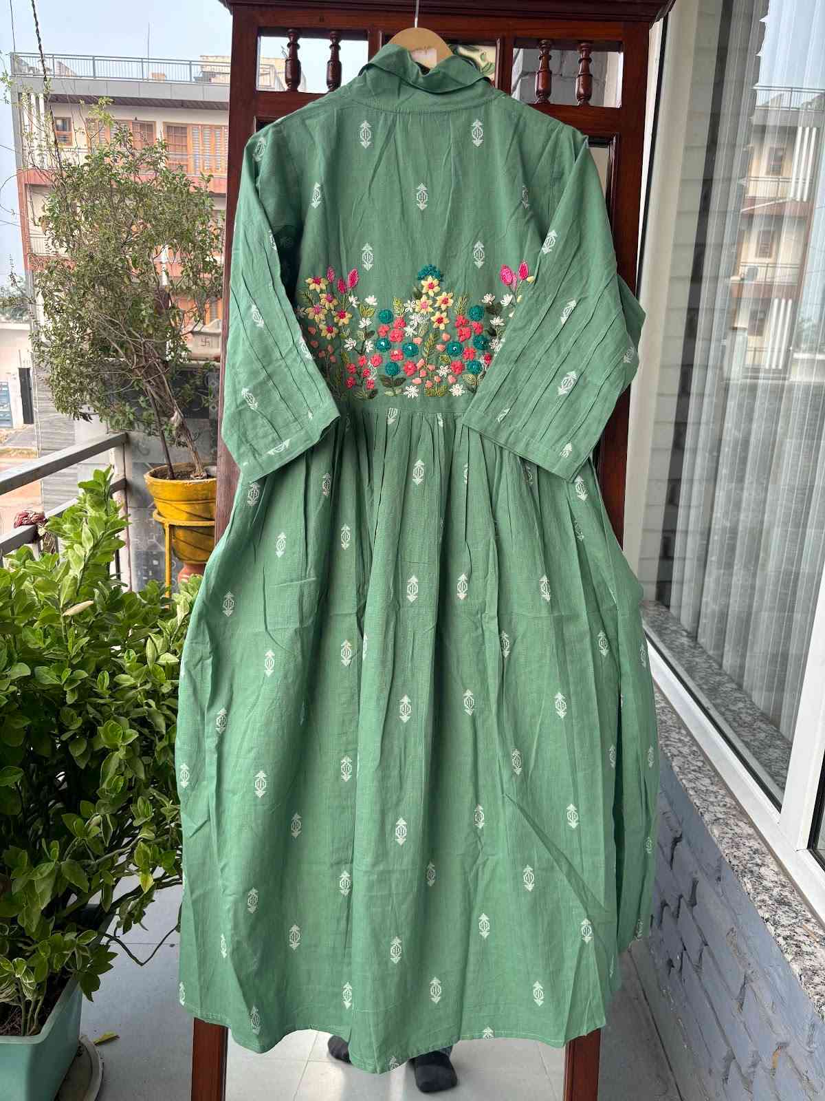 cotton-handloom-jamdani-hand-embroidered-dress-green-2