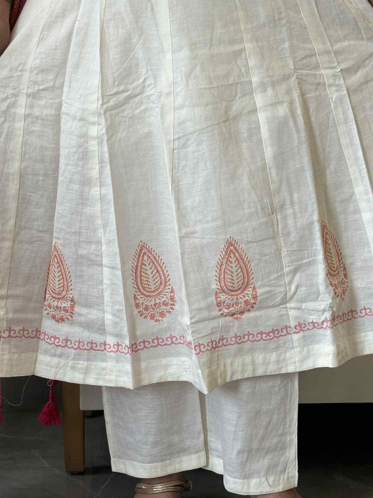 cotton-voile-hand-embroidered-hand-block-print-anarkali-with-mul-cotton-lining-paired-with-digital-print-mul-cotton-dupatta-off-white-5
