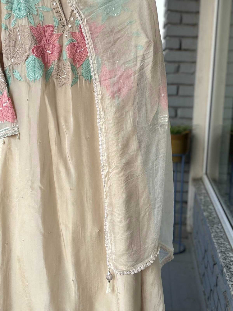 crepe-a-line-appliqué-work-hand-embroidered-suit-set-with-chiffon-dupatta-off-white-4