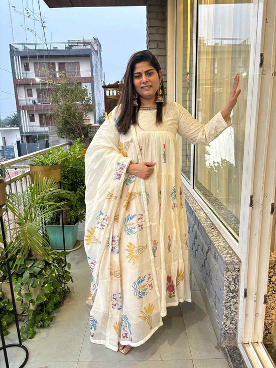 exclusive-mul-chanderi-block-print-tiered-anarkali-with-tassels-at-back-ivory-1