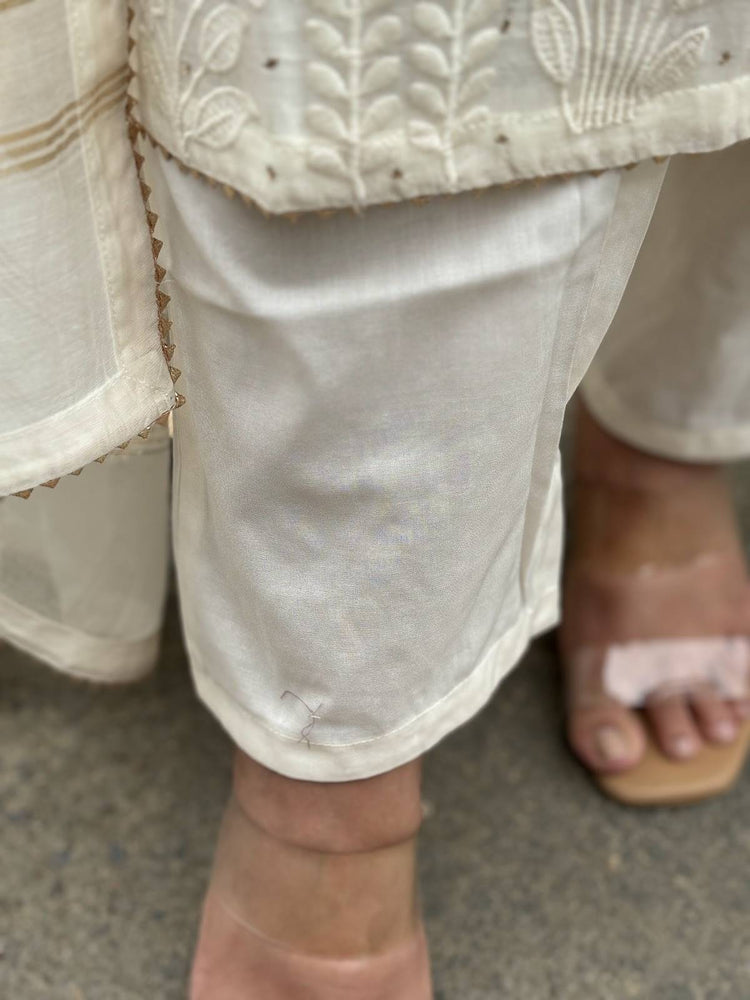 exclusive-mul-chanderi-fully-embroidered-suit-set-with-mukaish-work-paired-with-pure-chanderi-flamingo-embroidered-dupatta-off-white-3