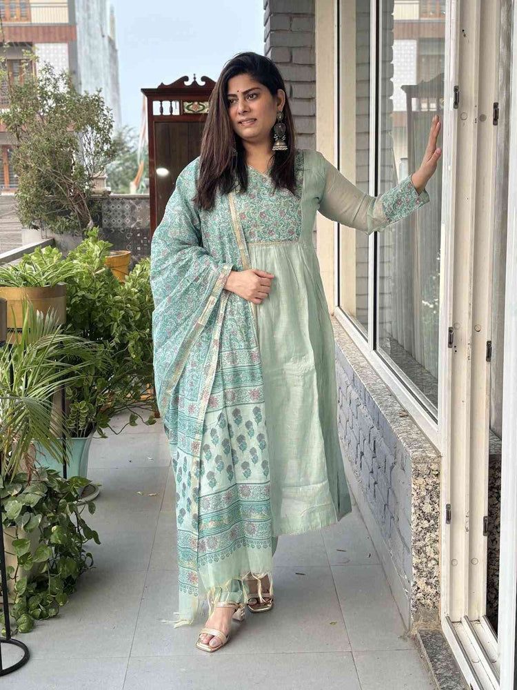 mul-chanderi-a-line-zari-work-suit-set-with-front-back-panelling-sea-green-1