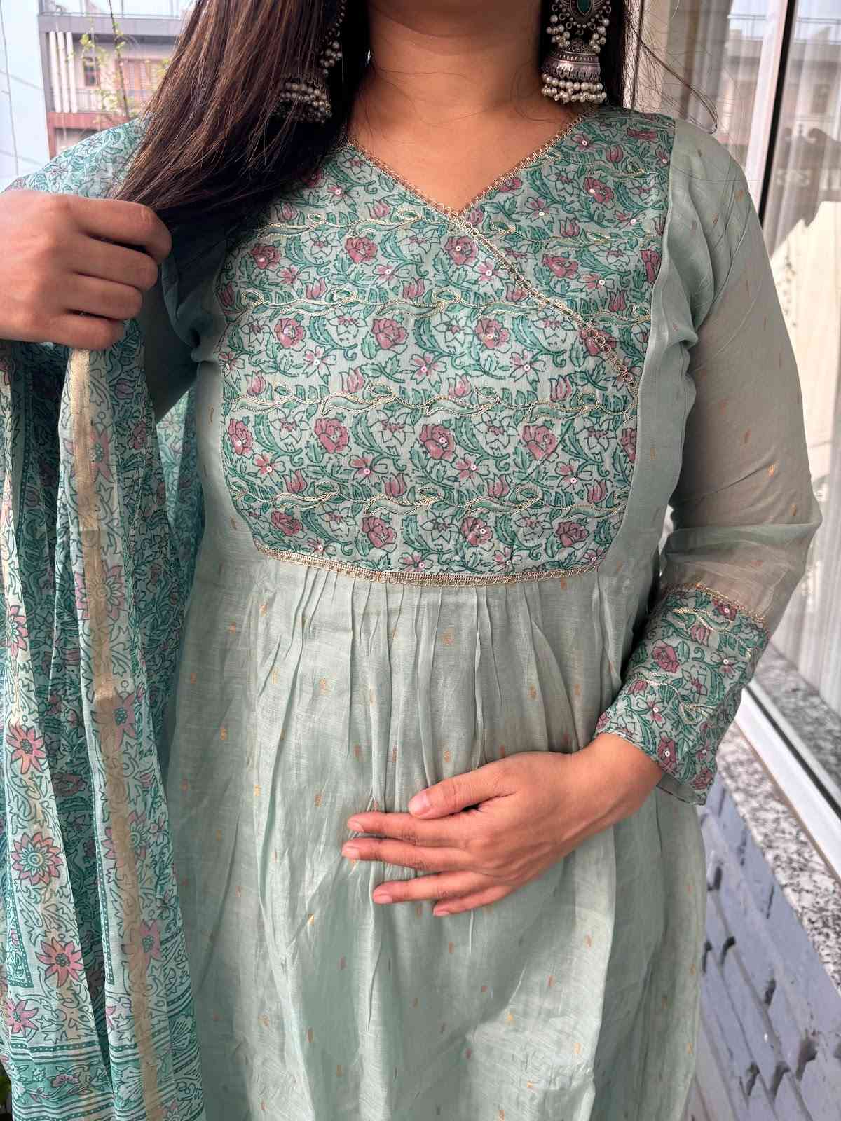 mul-chanderi-a-line-zari-work-suit-set-with-front-back-panelling-sea-green-2
