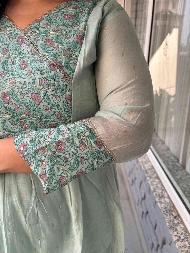 mul-chanderi-a-line-zari-work-suit-set-with-front-back-panelling-sea-green-3