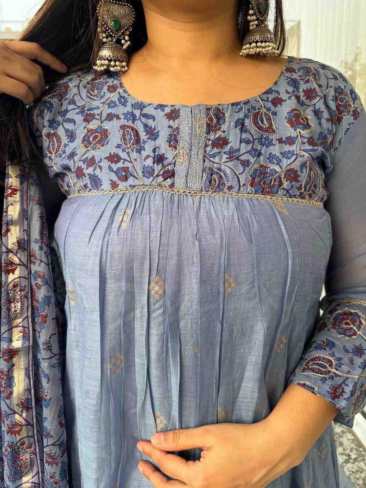 mul-chanderi-a-line-zari-work-suit-set-with-front-back-panelling-violet-2