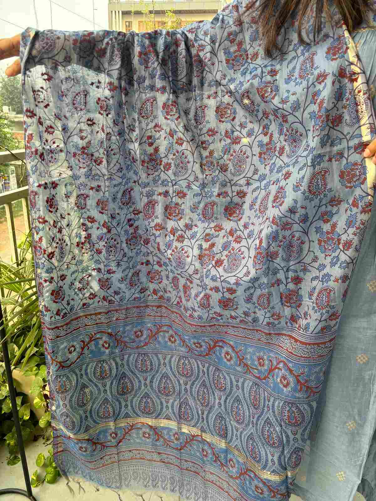 mul-chanderi-a-line-zari-work-suit-set-with-front-back-panelling-violet-4