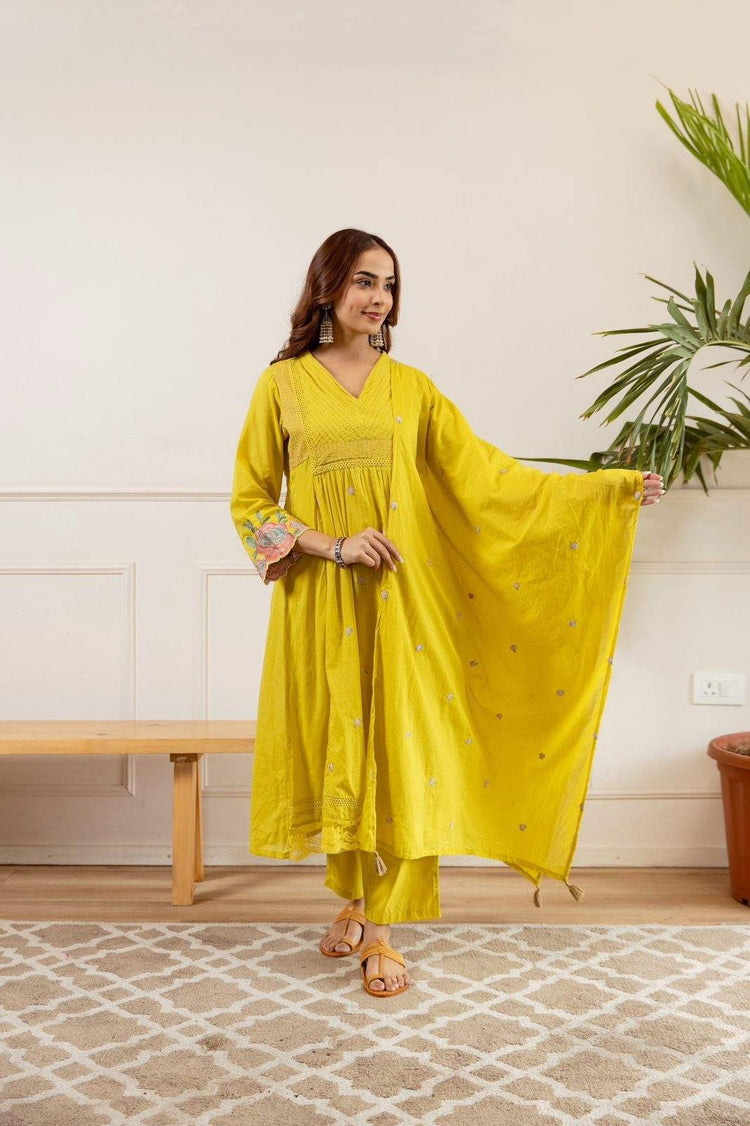 mul-cotton-a-line-suit-with-embroidered-scalloped-sleeves-yellow-4