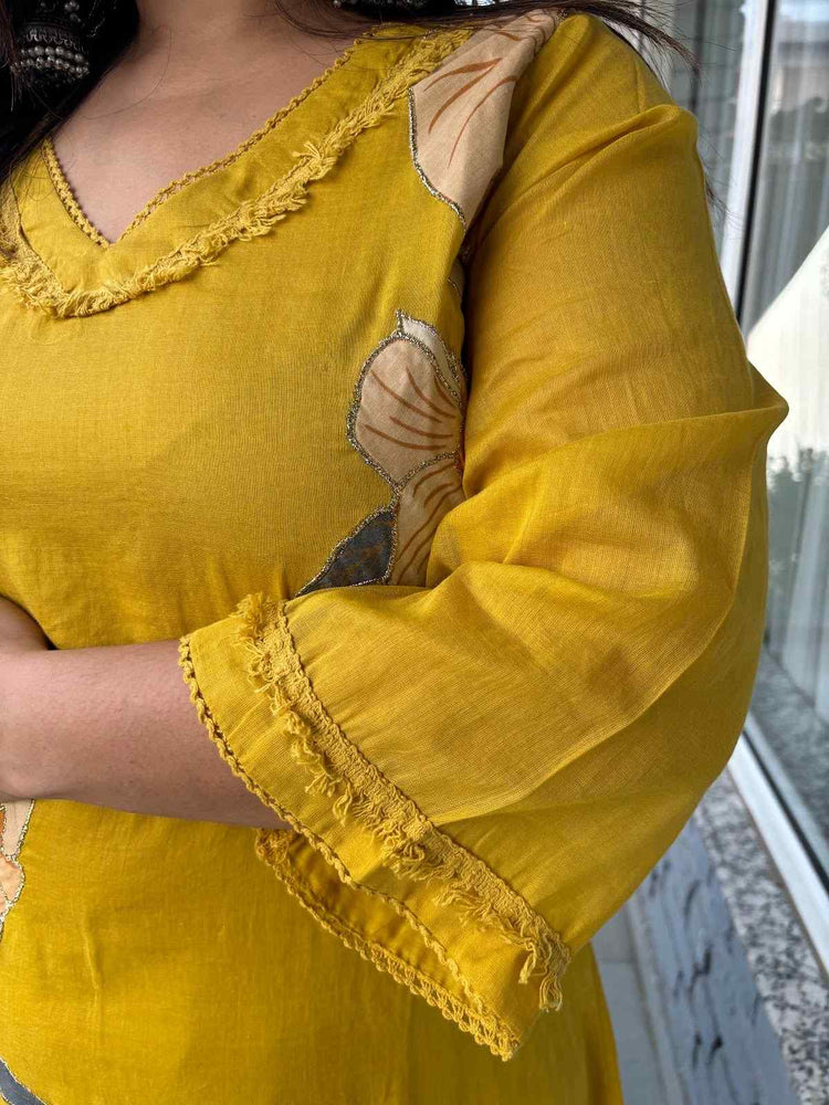 mul-cotton-appliqué-work-a-line-suit-set-yellow-3