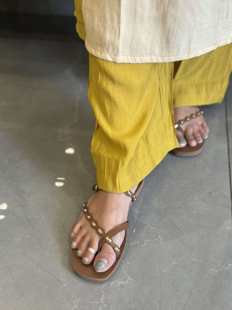 muslin-v-neck-embroidered-pant-set-yellow-4