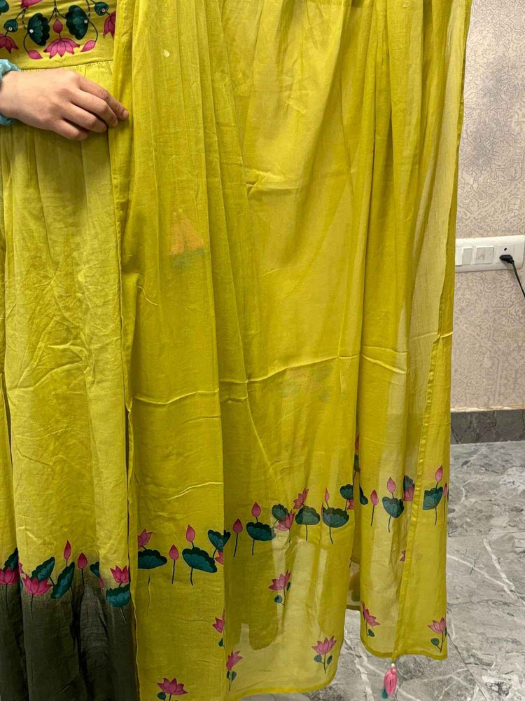 pichwai-print-mul-cotton-suit-set-with-lining-tassels-greenish-mustard-5