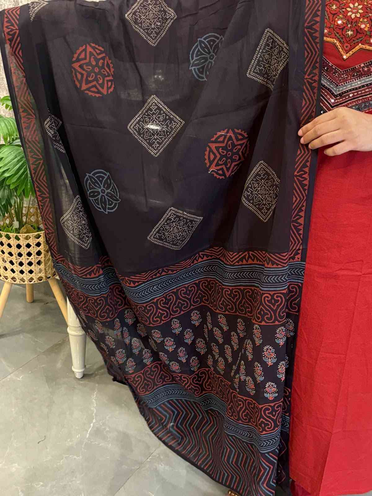 premium-cotton-fabric-hand-block-print-patch-work-embroidered-suit-set-paired-with-hand-block-mul-cotton-dupatta-maroon-5