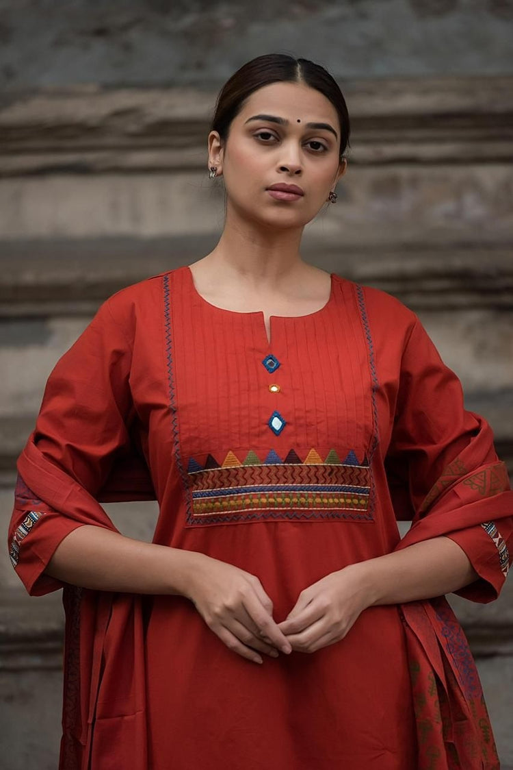 premium-cotton-hand-embroidered-pant-set-with-cotton-handblock-print-dupatta-brick-red-3