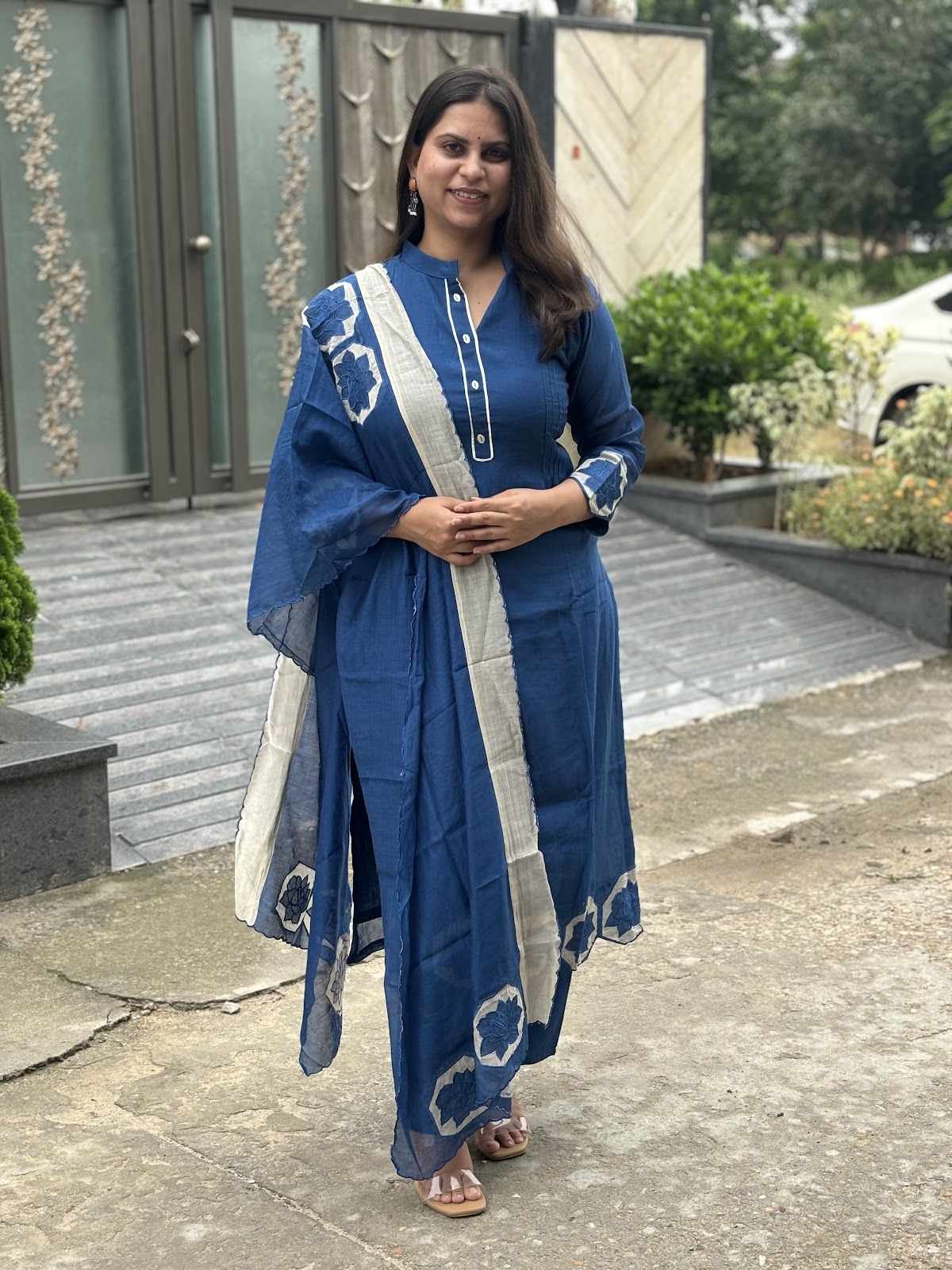 pure-bananas-mul-chanderi-appliqué-work-suit-set-paired-with-appliqué-work-mul-chanderi-dupatta-blue-1