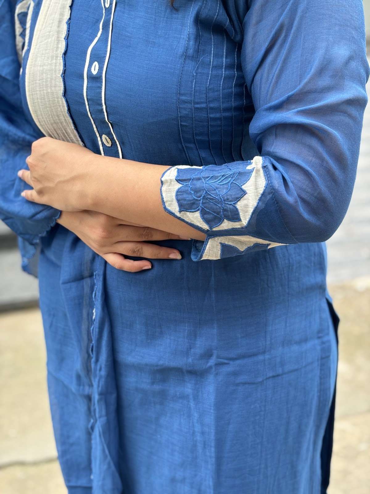 pure-bananas-mul-chanderi-appliqué-work-suit-set-paired-with-appliqué-work-mul-chanderi-dupatta-blue-2