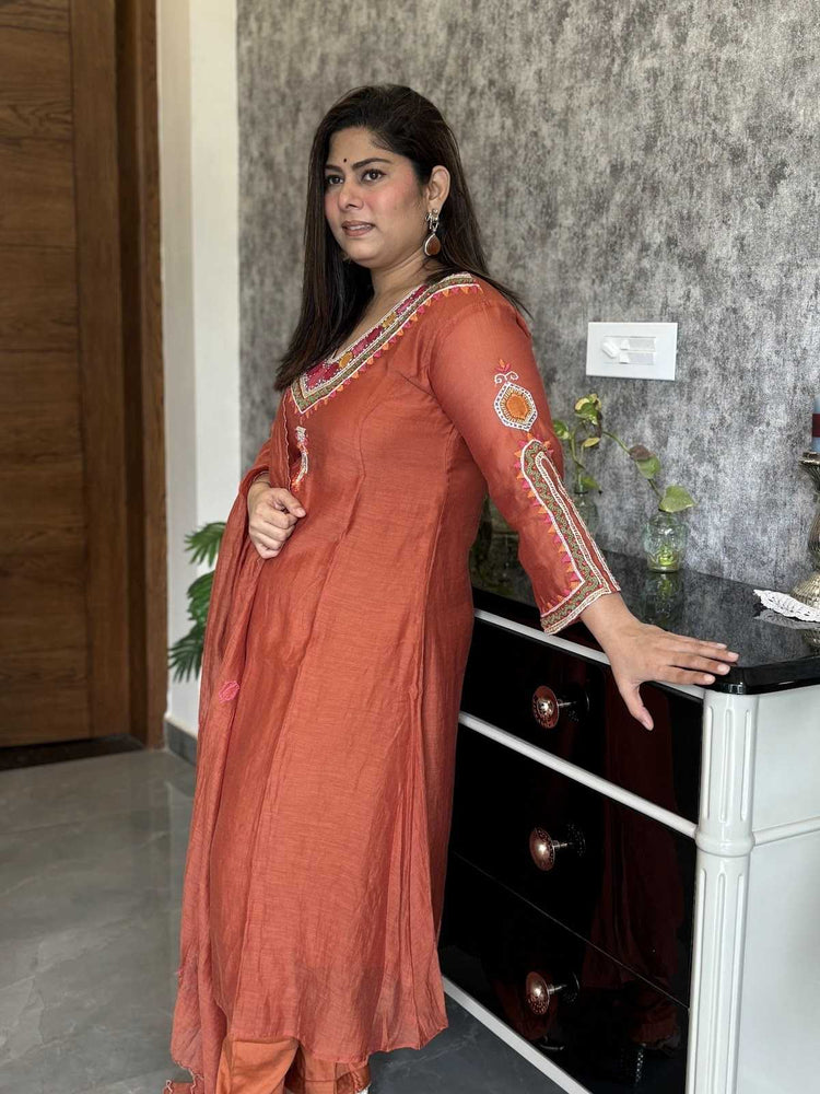 pure-bananas-mul-chanderi-hand-embroidered-appliqué-work-a-line-suit-set-paired-with-pure-mul-chanderi-embroidered-dupatta-rust-1