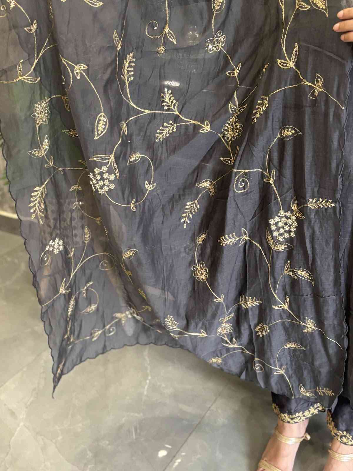 pure-banaras-mul-chanderi-a-line-suit-set-paired-with-pure-mul-chanderi-embroidered-dupatta-dark-grey-4