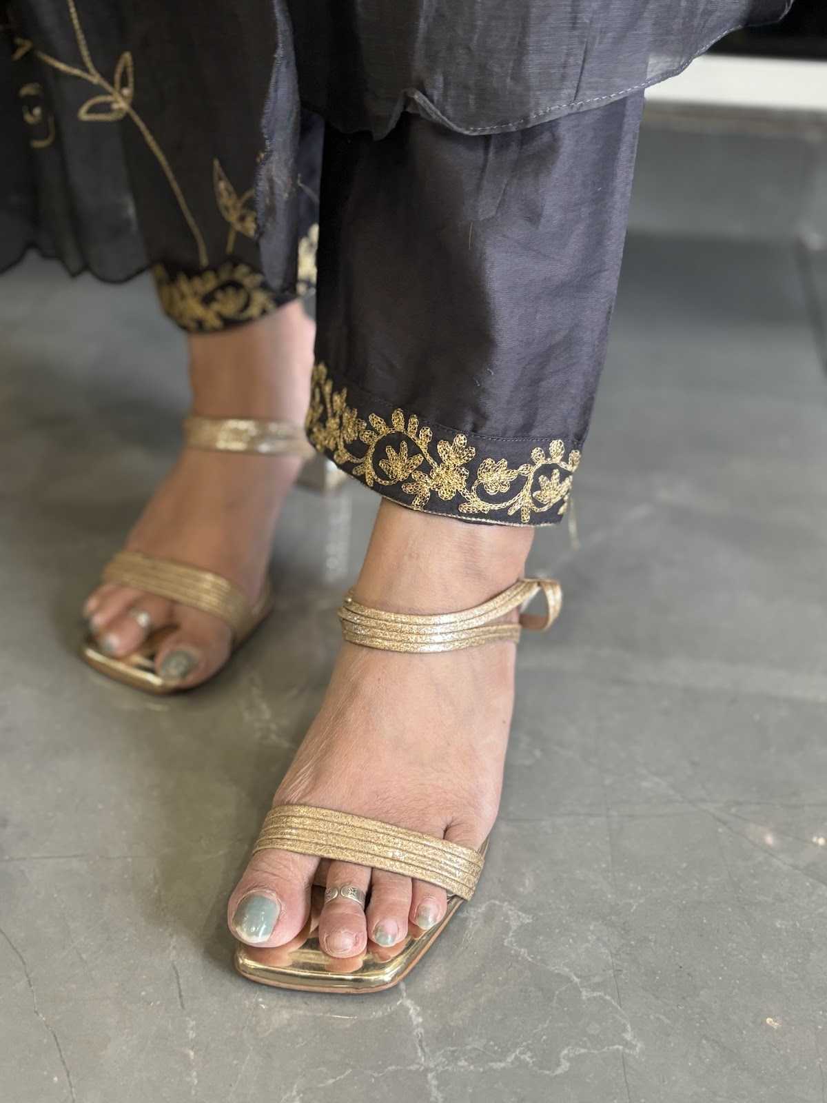 pure-banaras-mul-chanderi-a-line-suit-set-paired-with-pure-mul-chanderi-embroidered-dupatta-dark-grey-5