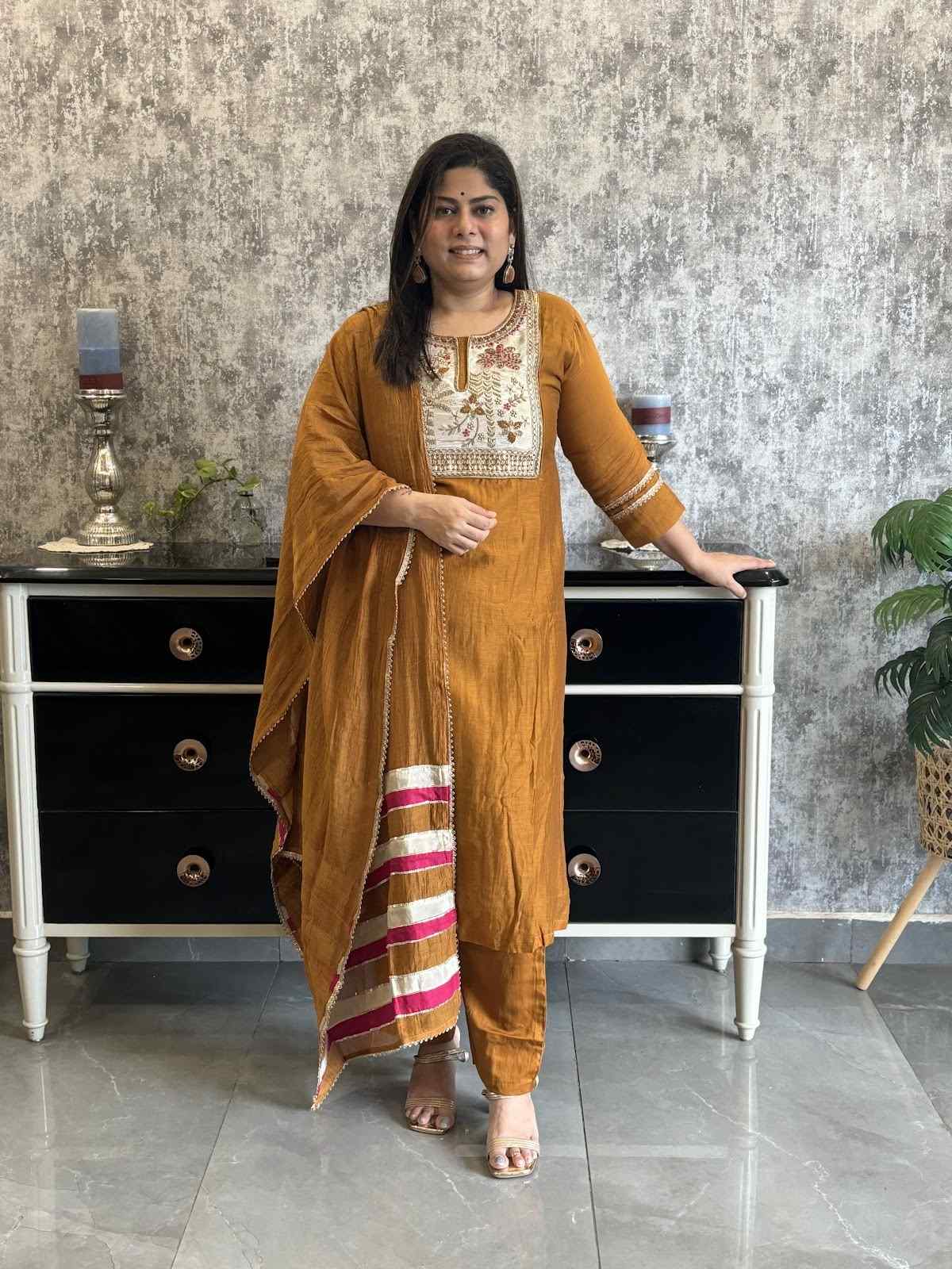 pure-banaras-mul-chanderi-hand-embroidered-suit-set-golden-brown-1