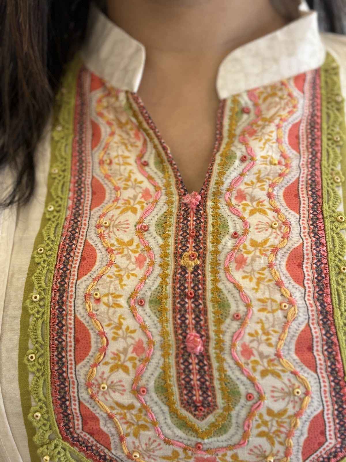 pure-butter-muslin-pakistani-style-digital-print-suit-set-paired-with-butter-muslin-dupatta-off-white-and-green-2