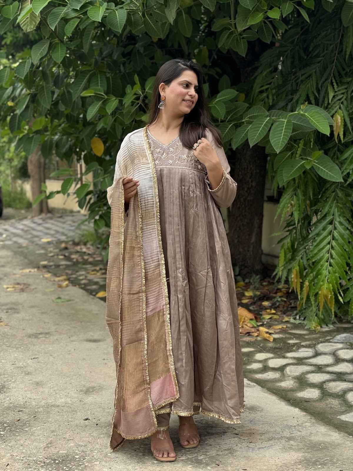 pure-chanderi-hand-embroidered-suit-with-gathers-paired-with-pure-tissue-chanderi-dupatta-mouse-colour-2