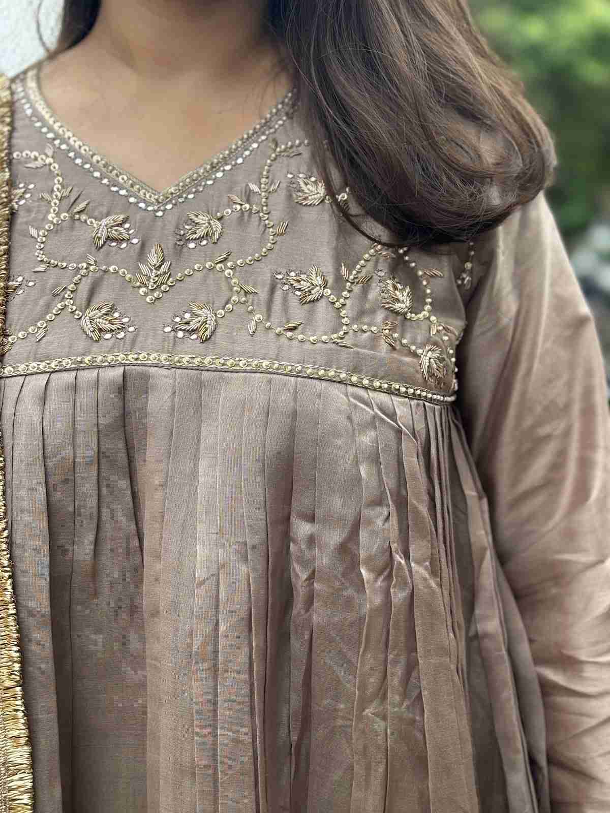 pure-chanderi-hand-embroidered-suit-with-gathers-paired-with-pure-tissue-chanderi-dupatta-mouse-colour-4