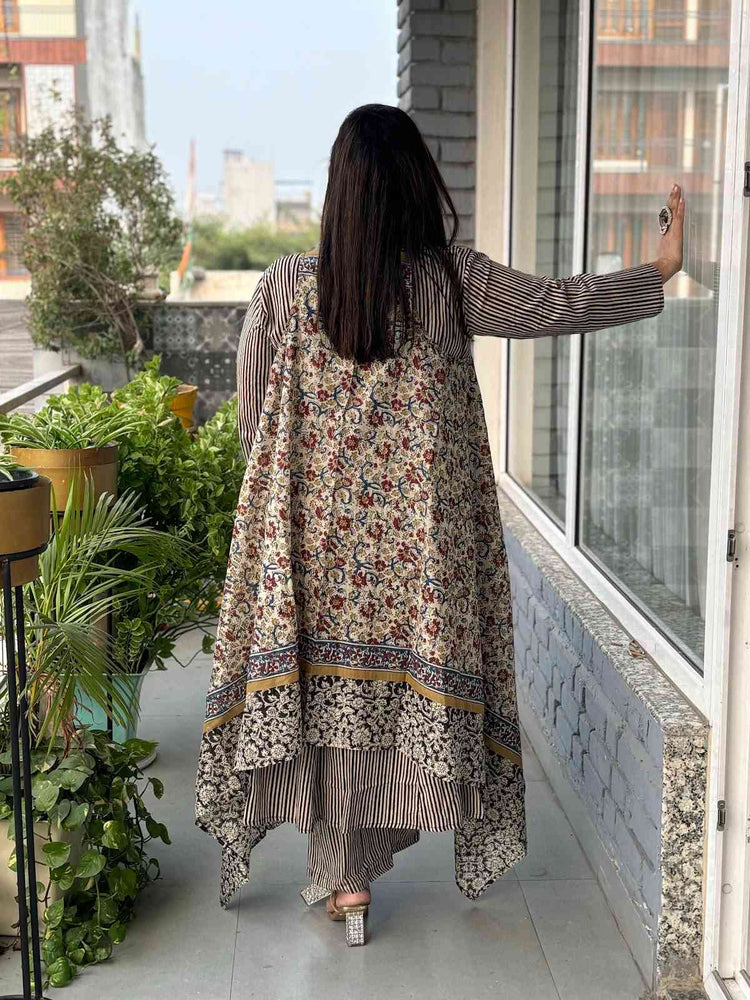 pure-cotton-anarkali-style-pant-set-with-mul-cotton-kalamkari-print-shrug-black-1
