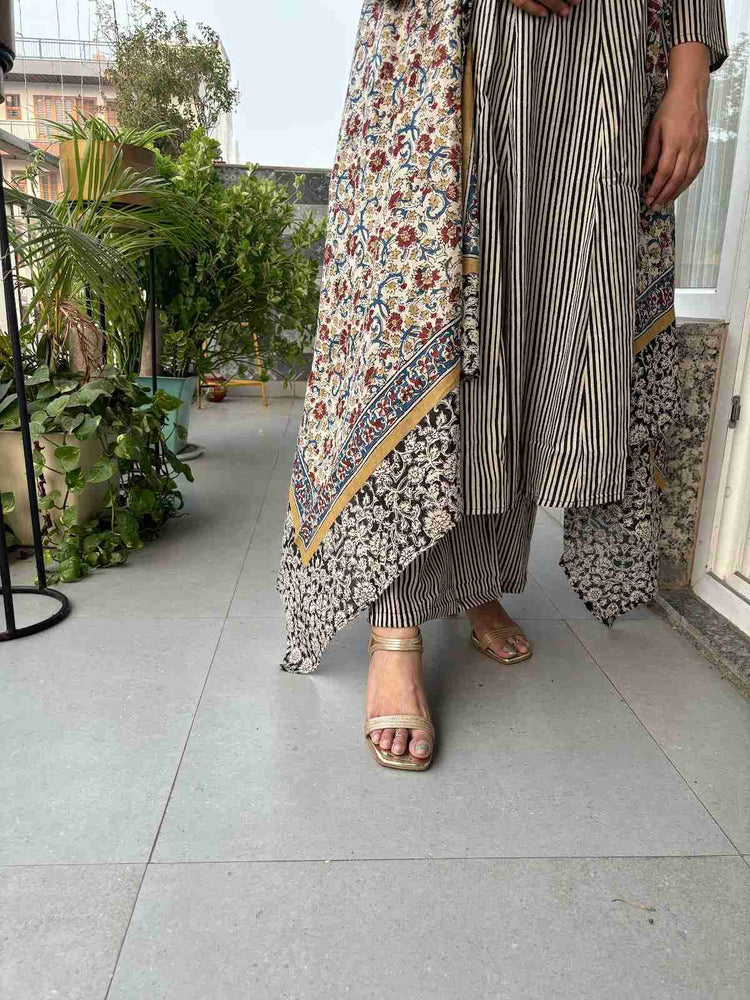 pure-cotton-anarkali-style-pant-set-with-mul-cotton-kalamkari-print-shrug-black-2