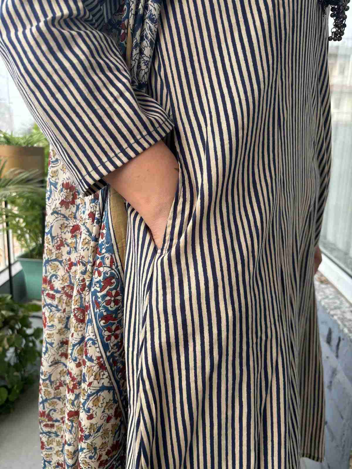 pure-cotton-anarkali-style-pant-set-with-mul-cotton-kalamkari-print-shrug-navy-blue-2