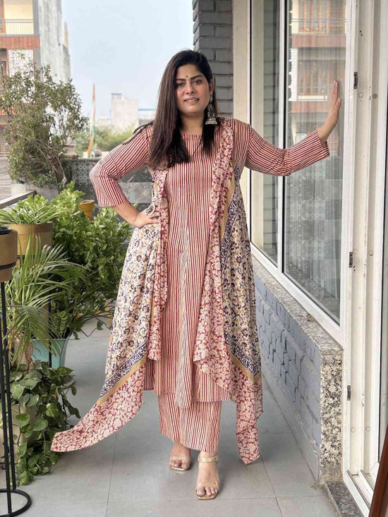 pure-cotton-anarkali-style-pant-set-with-mul-cotton-kalamkari-print-shrug-red-1