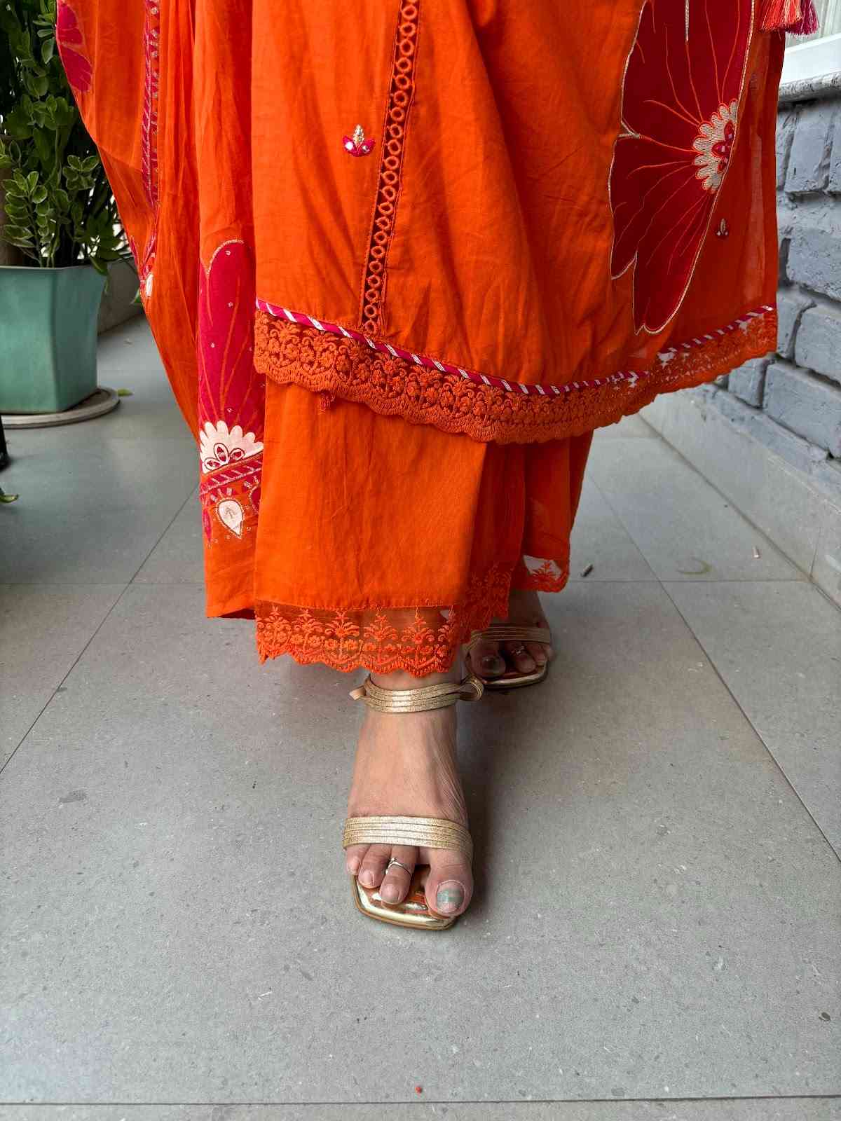 pure-cotton-embroidered-suit-set-with-tassels-on-sides-paired-with-mul-cotton-hand-painted-dupatta-orange-5