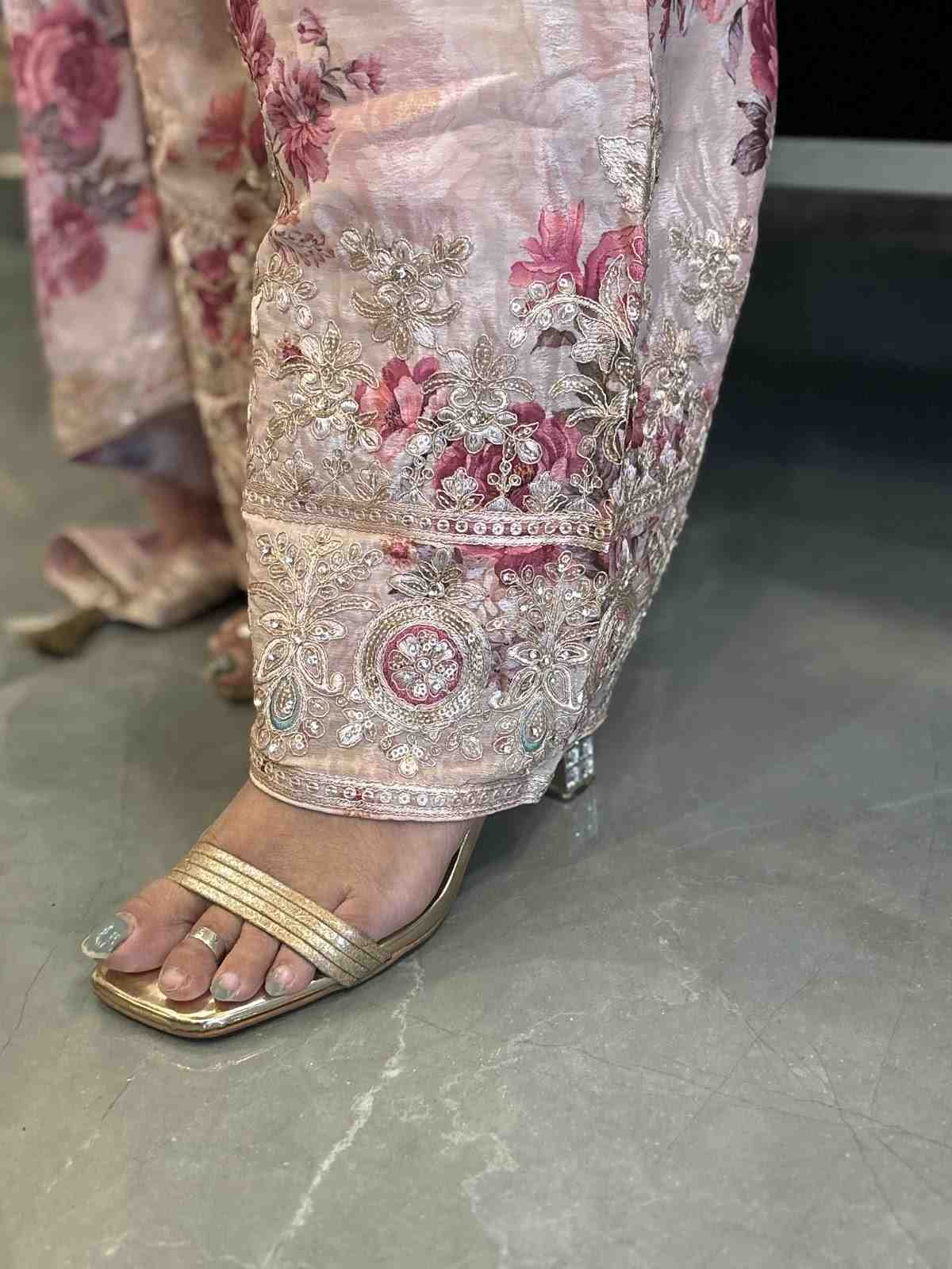 pure-crepe-floral-print-fully-embroidered-suit-set-with-embroidered-palazzo-light-pink-5