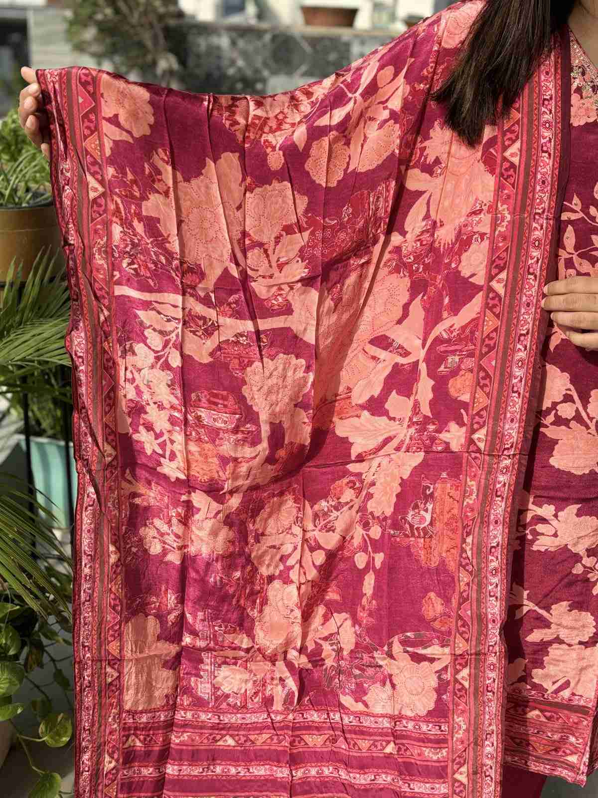 pure-crepe-hand-embroidered-digital-print-suit-set-paired-with-crepe-dupatta-wine-3