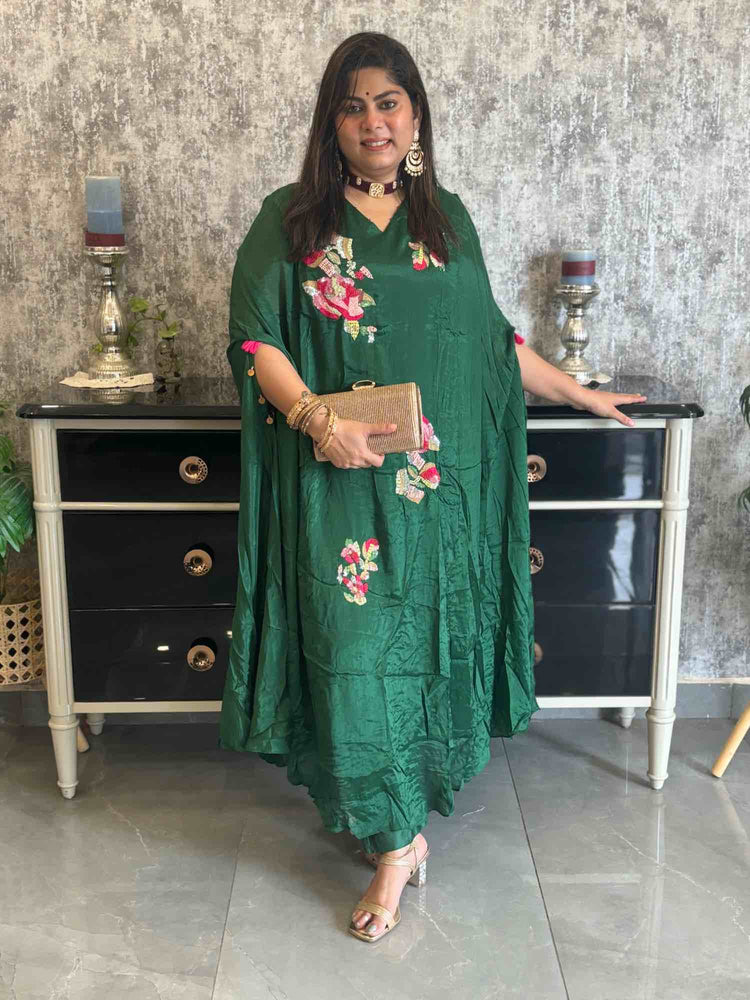 pure-crepe-hand-embroidered-kaftan-set-emrald-green-2