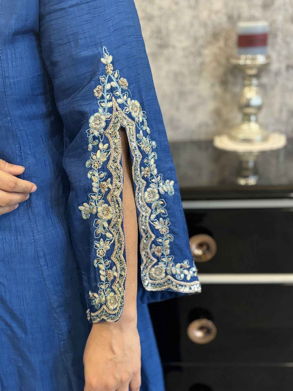 pure-dola-silk-hand-embroidered-suit-set-paired-with-pur-viscose-organza-jaquard-dupatta-blue-3