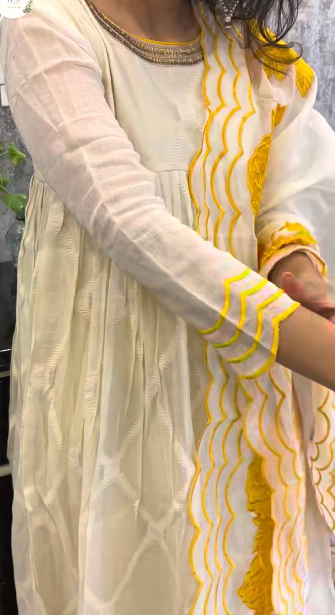 pure-mul-chanderi-weaved-hand-embroidered-applique-work-suit-set-off-white-and-yellow-2