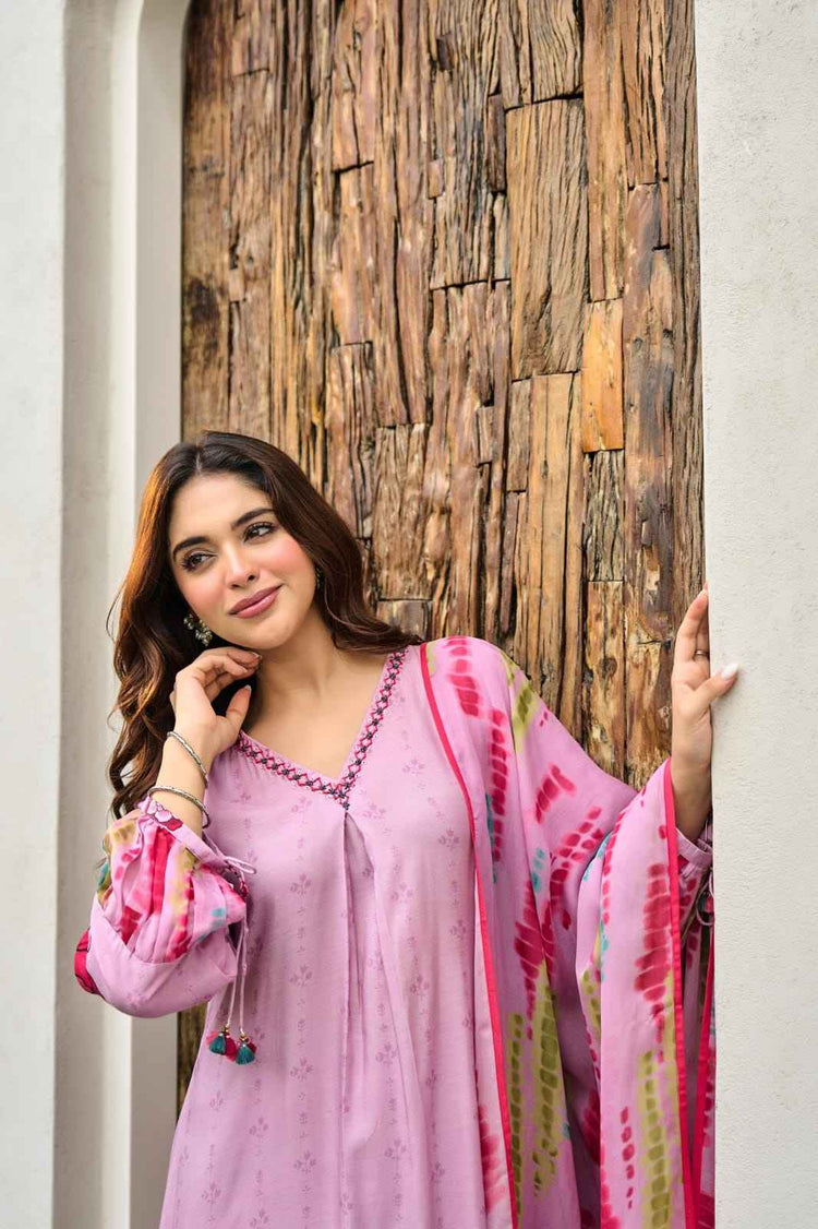 pure-muslin-digital-print-a-line-suit-set-paired-with-pure-viscose-organza-shibori-print-dupatta-pink-4