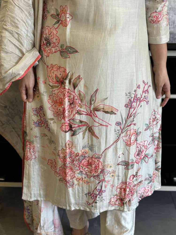pure-muslin-digital-print-hand-embroidered-suit-set-ivory-2