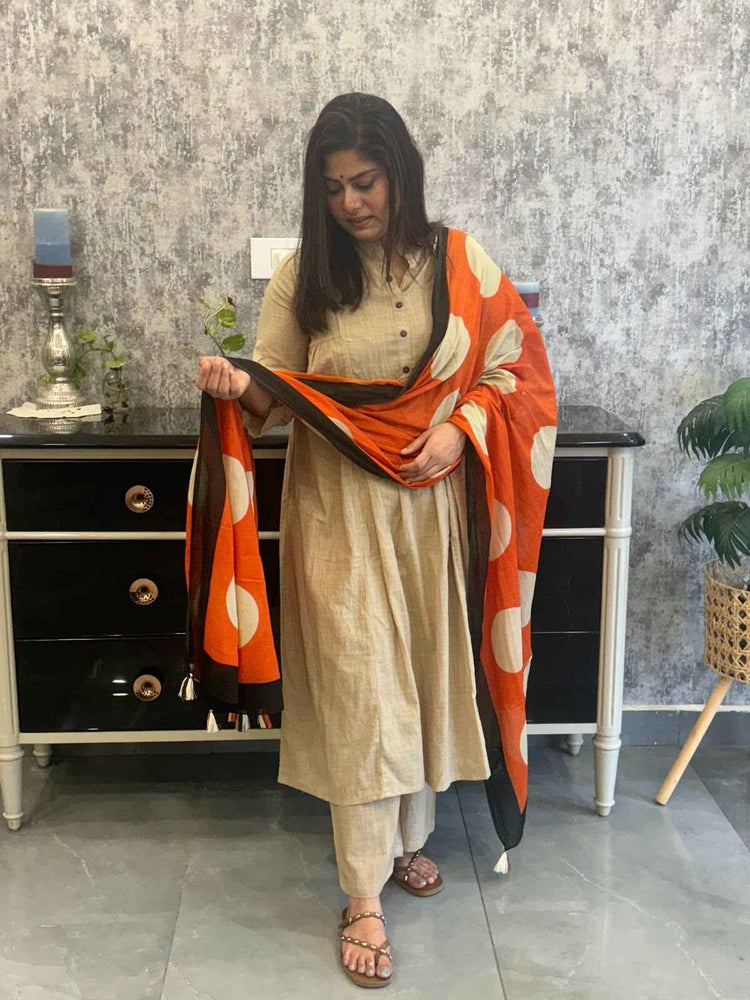 pure-slub-cotton-suit-set-paired-with-mul-cotton-block-print-dupatta-cheeku-2