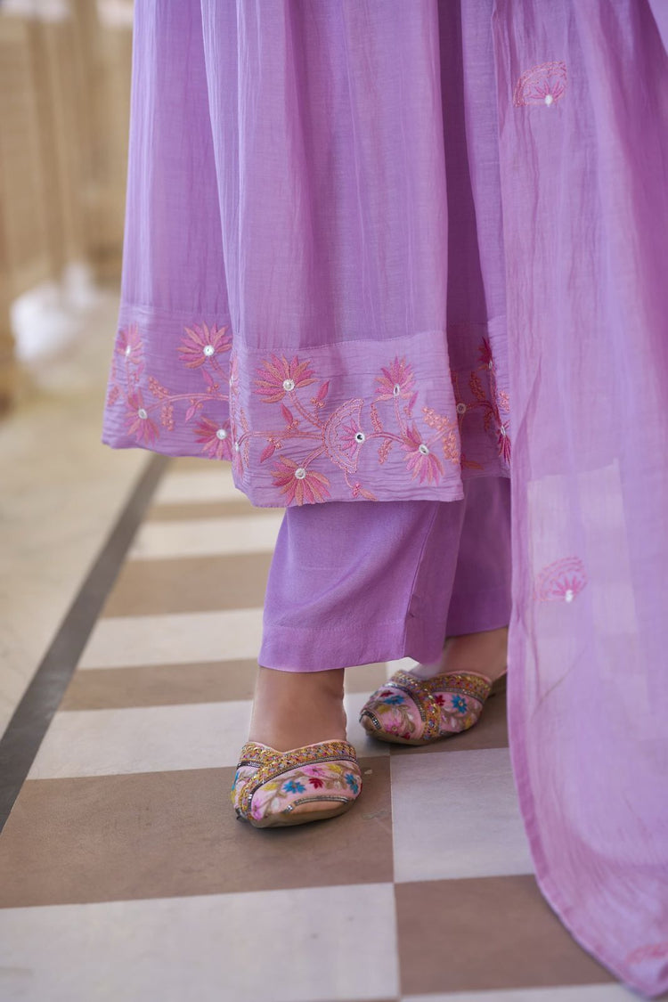 soft-chanderi-embroidered-suit-set-paired-with-embroidered-chanderi-dupatta-lavender-4