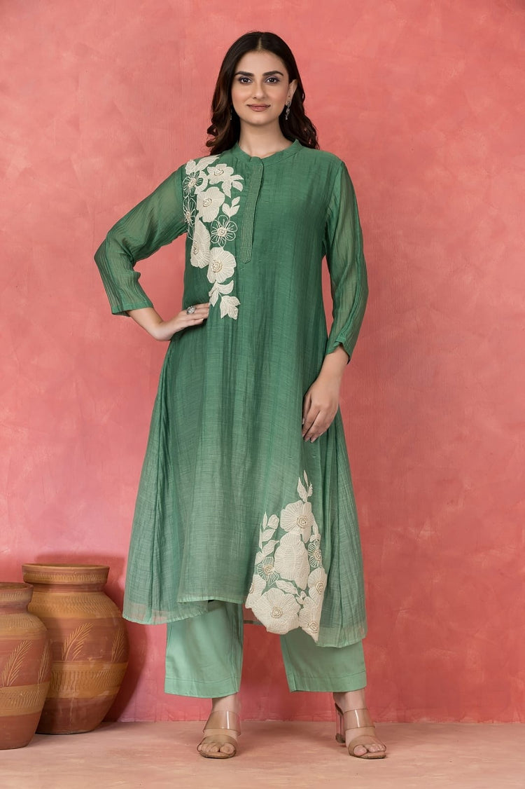 banaras-mul-chanderi-appliquÃ©-work-embroidered-a-line-ombrÃ©-shade-pant-set-green-1