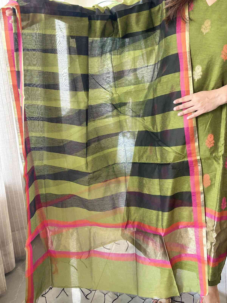 banarasi-silk-jamdani-a-line-suit-set-with-cotton-lining-pockets-paired-with-chanderi-dupatta-mehendi-green-4