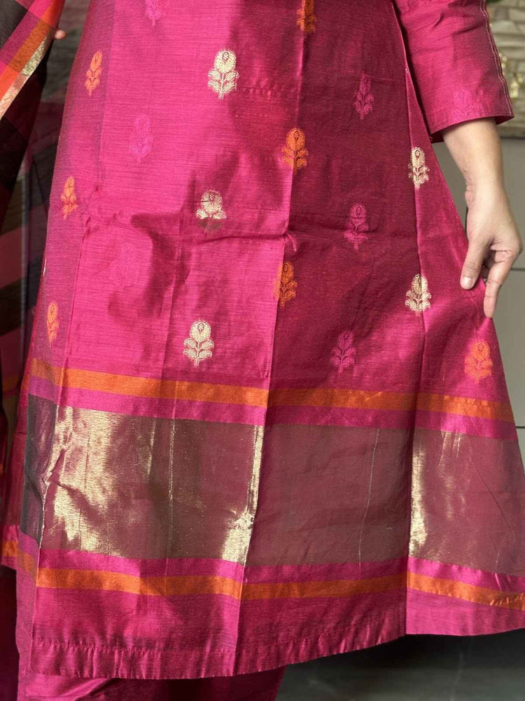 banarasi-silk-jamdani-a-line-suit-set-with-cotton-lining-pockets-paired-with-chanderi-dupatta-rani-3