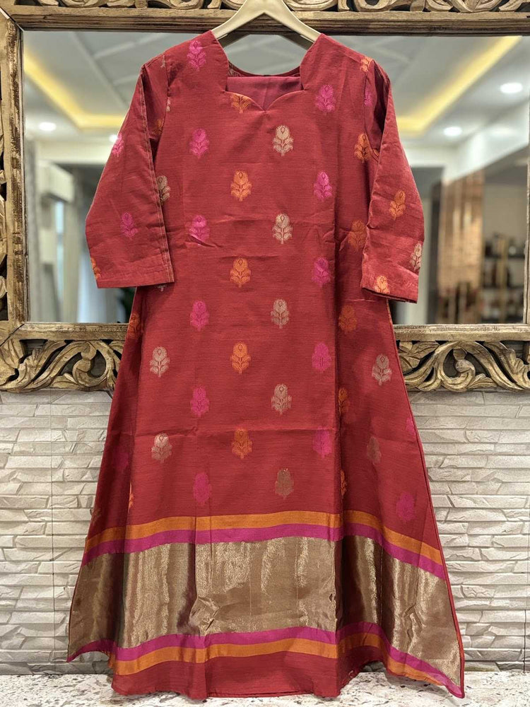 banarsi-silk-jamdani-a-line-suit-set-with-cotton-lining-paired-with-silk-striped-dupatta-maroon-2