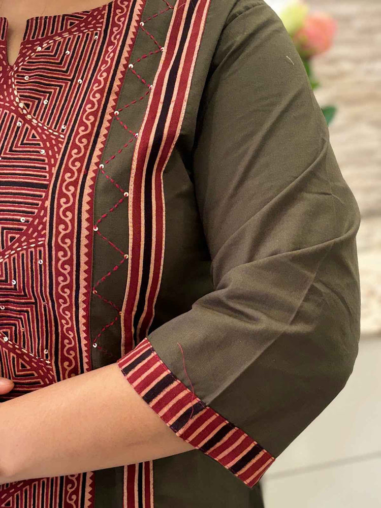cambric-cotton-a-line-katha-mirror-work-suit-set-mehendi-green-3