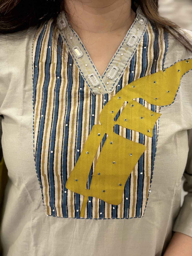 cambric-cotton-applique-mirror-work-suit-set-paired-with-mul-cotton-dupatta-grey-2