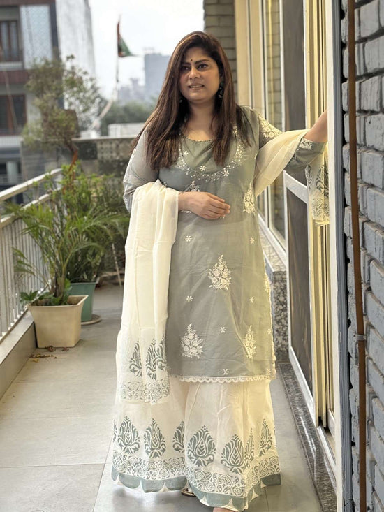 chanderi-cotton-embroidered-kurta-with-padded-embroidered-bustier-paired-with-kora-cotton-hand-block-print-flaired-palazzo-hand-block-print-dupatta-grey-1
